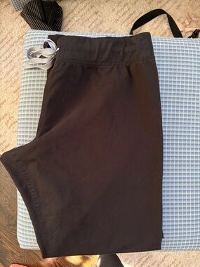 Figs Straight Leg Scrub Pants in Black with Gray Drawstring